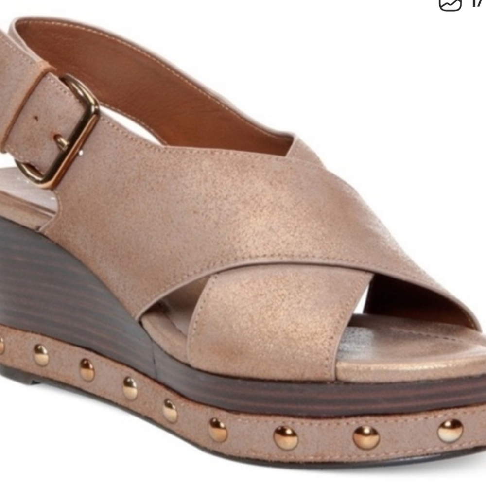 Donald J. Pliner FEBE oiled Metallic Tan Nailhead Leather Wedges